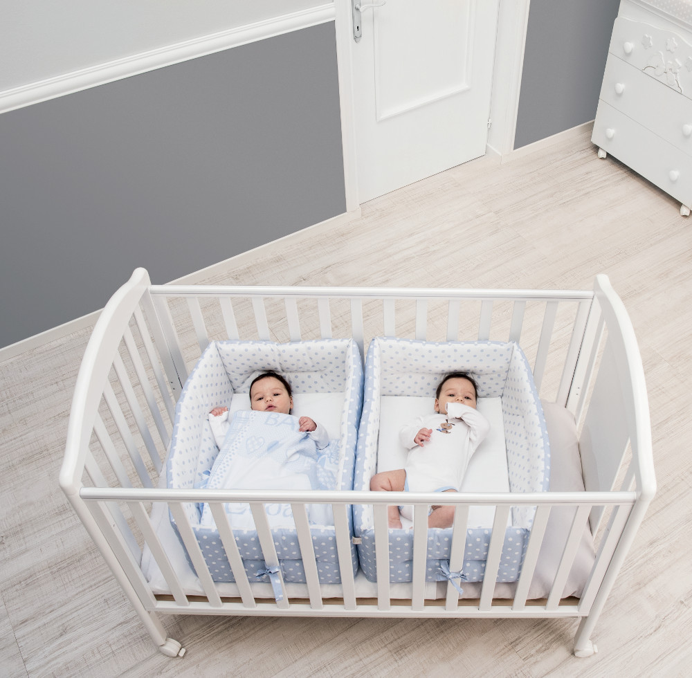 Gemmy: Riduttore Culla Italbaby per gemelli Gemmy proteggono i neonati in  uno spazio comodo e ridotto.In Offerta - Sotto il Cavolo